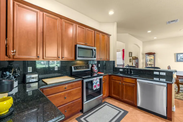 5566-57th-Ave-HigMedia-022