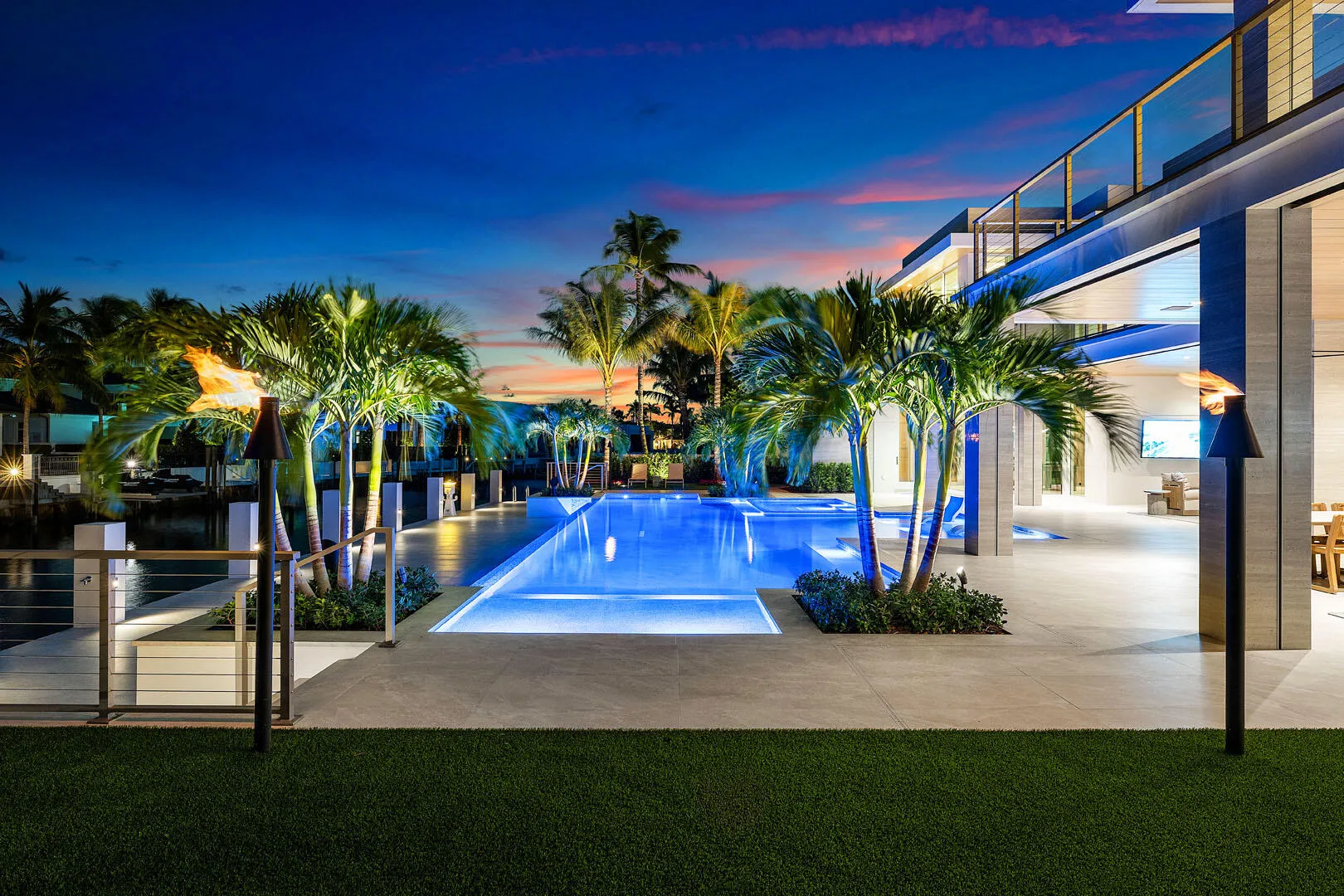 336_Coconut_Palm_Road_Dusk_15