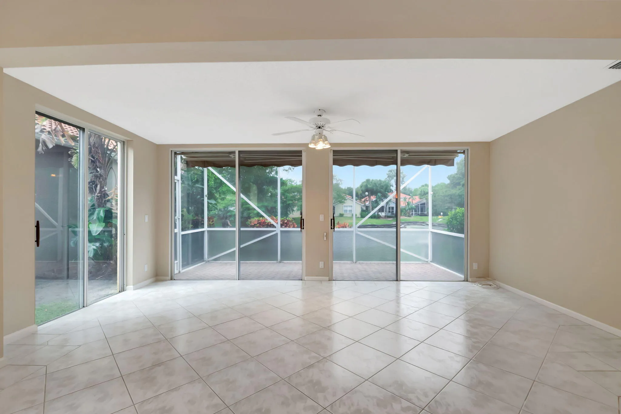Living + bonus space