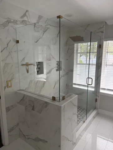 Updated Main Bathroom Oasis