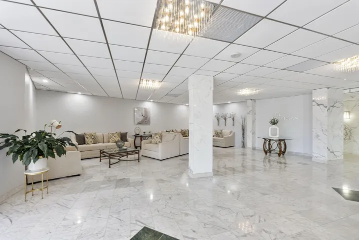 Well maintained lobby