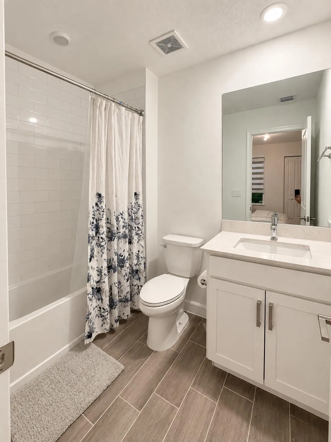 Bath 3rd room