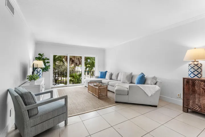 010-291MercuryRoad-4-JunoBeach-FL-33408-