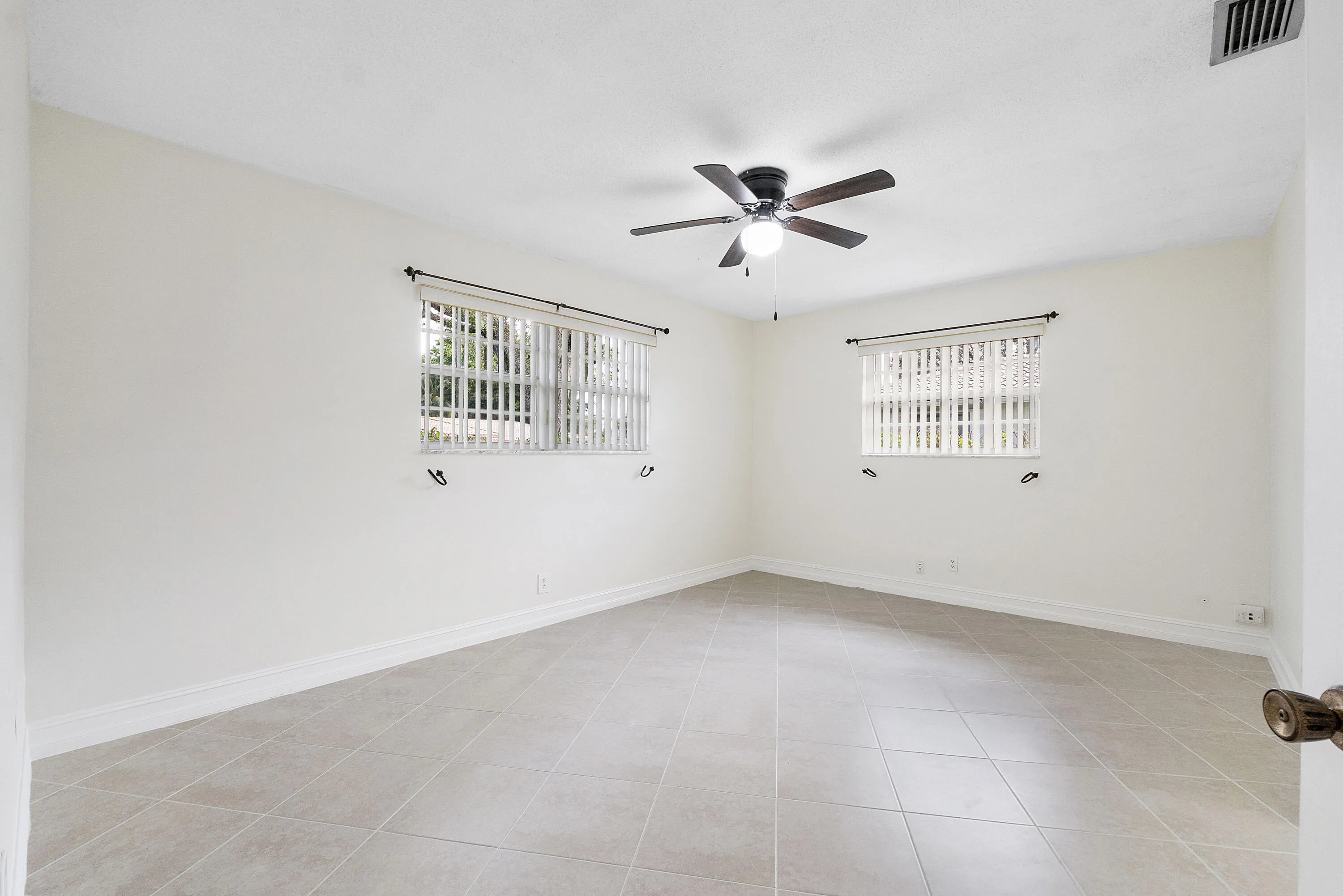 2940 Nw 87th Terr_023