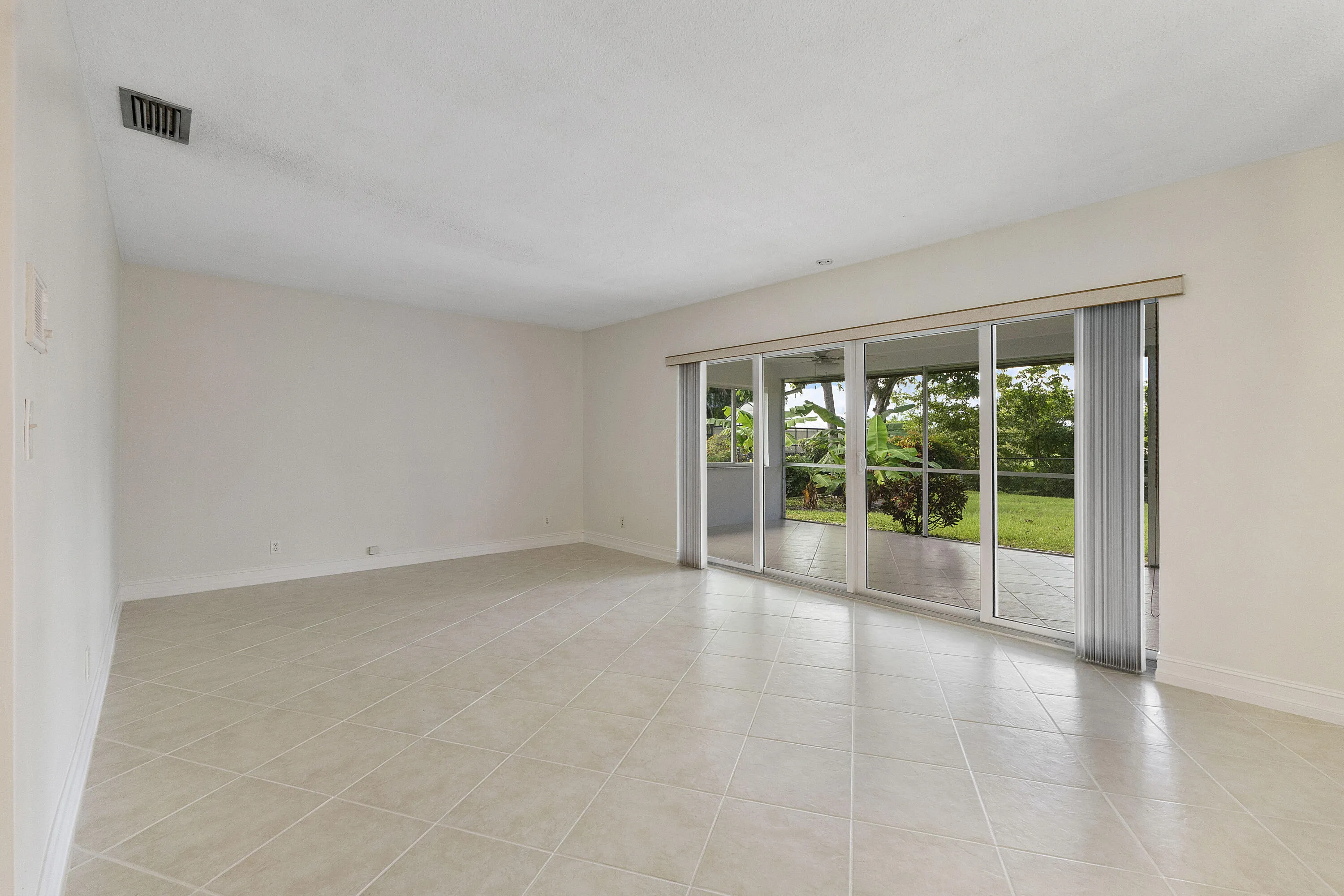 2940 Nw 87th Terr_010