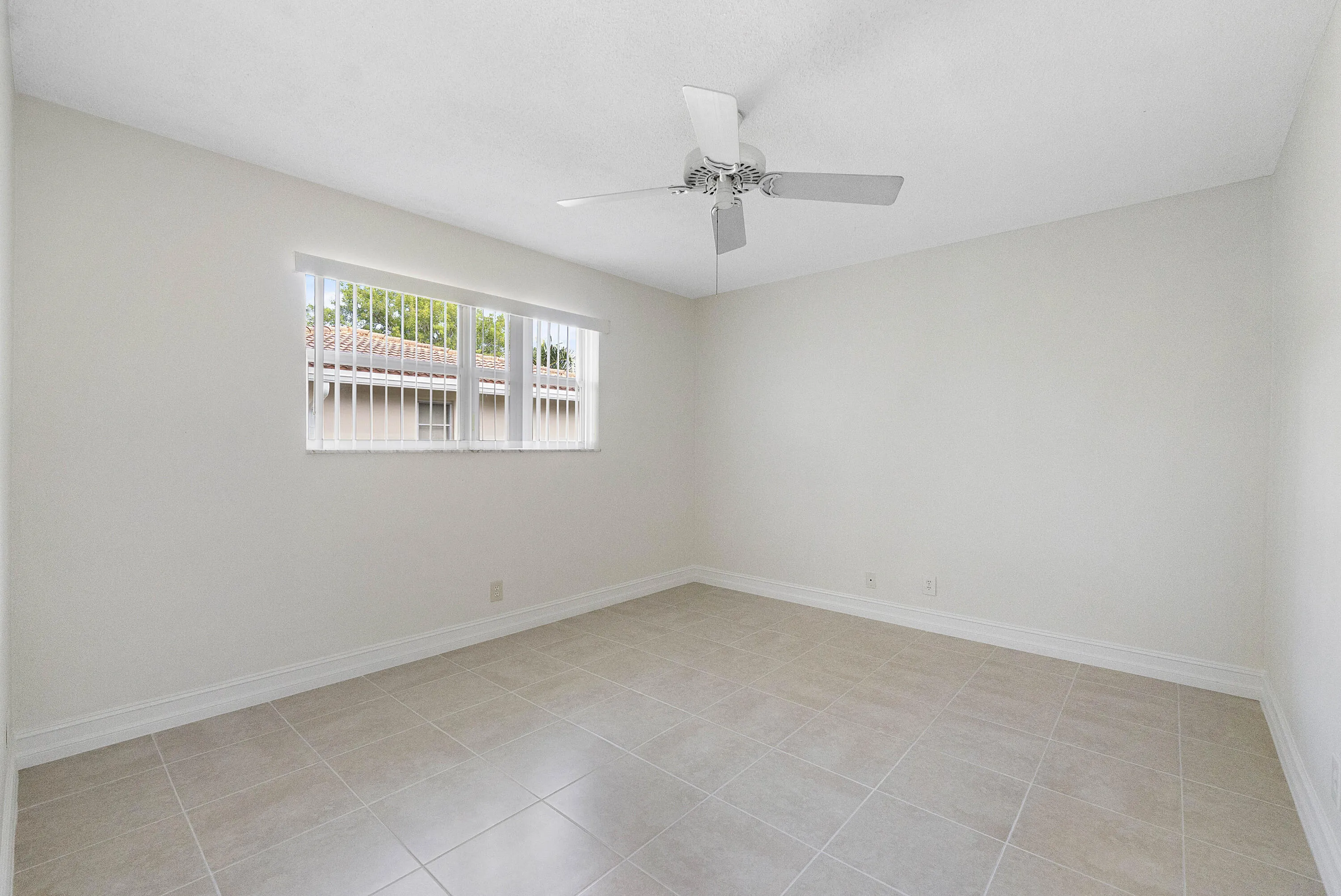 2940 Nw 87th Terr_028