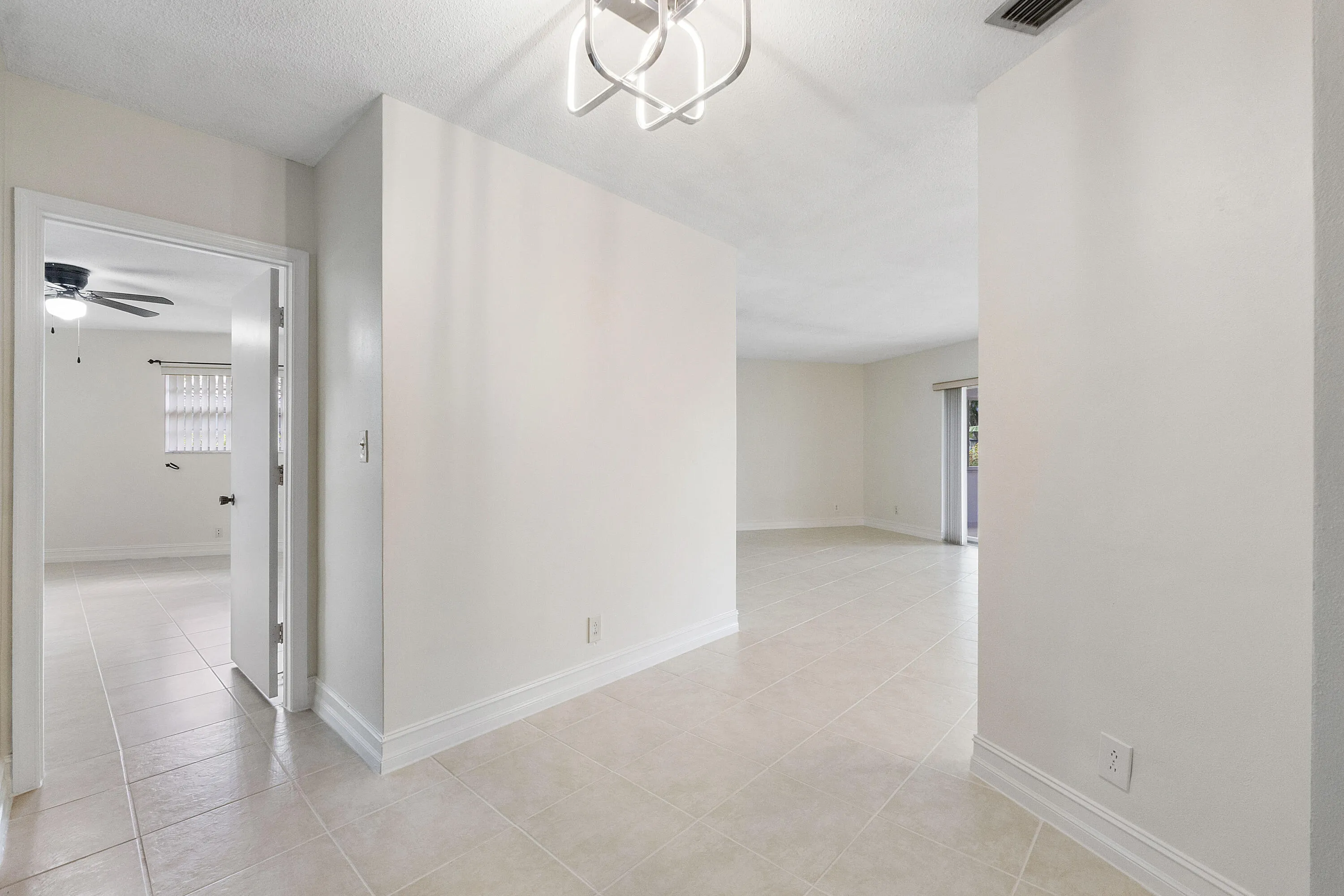 2940 Nw 87th Terr_009