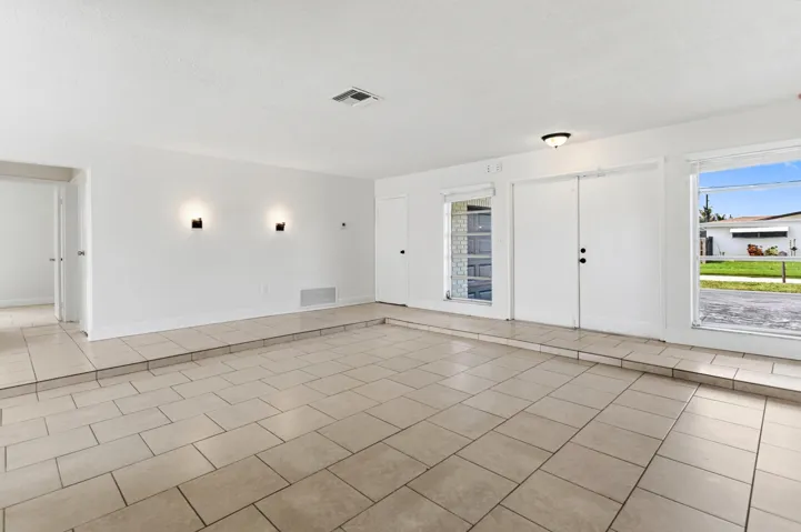 585A2746