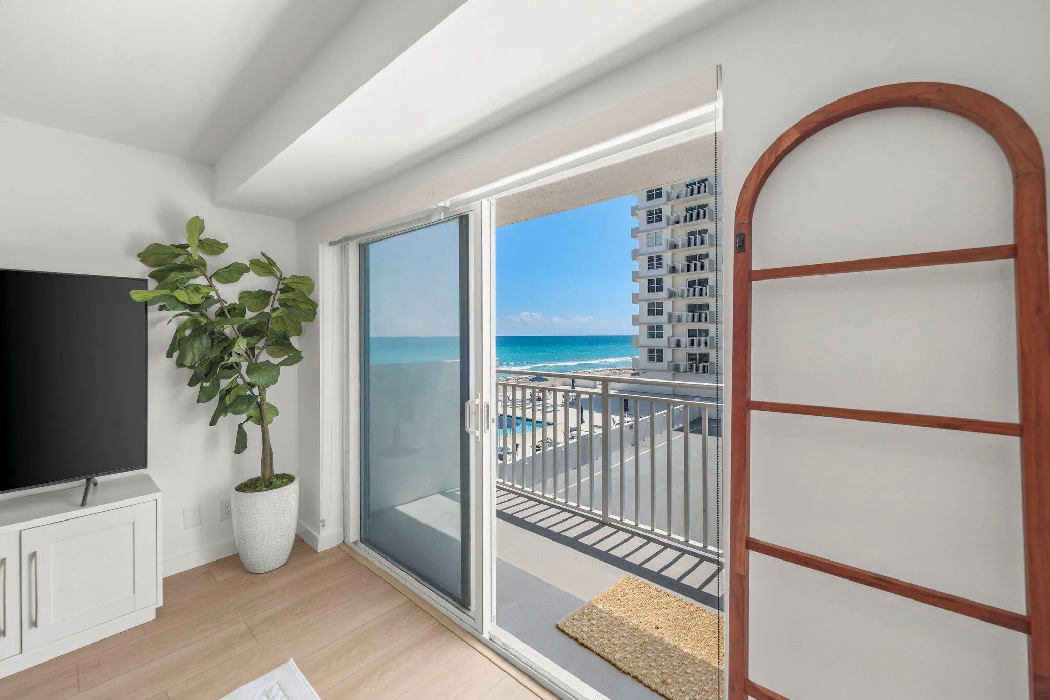 4505 S Ocean Blvd - 20.jpg-SMALL