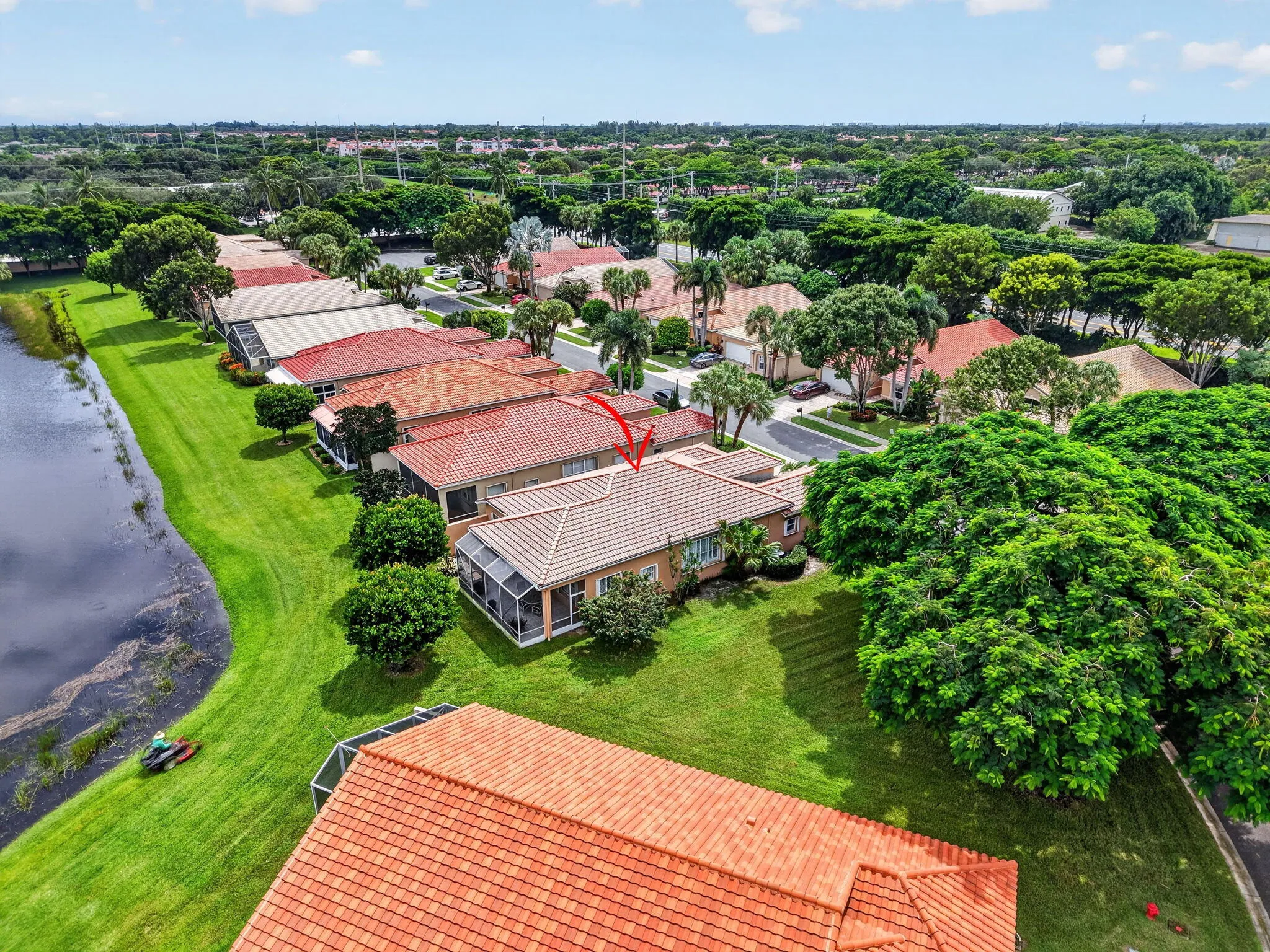 EXTRAORDINARY 1/4 acre Lake Lot