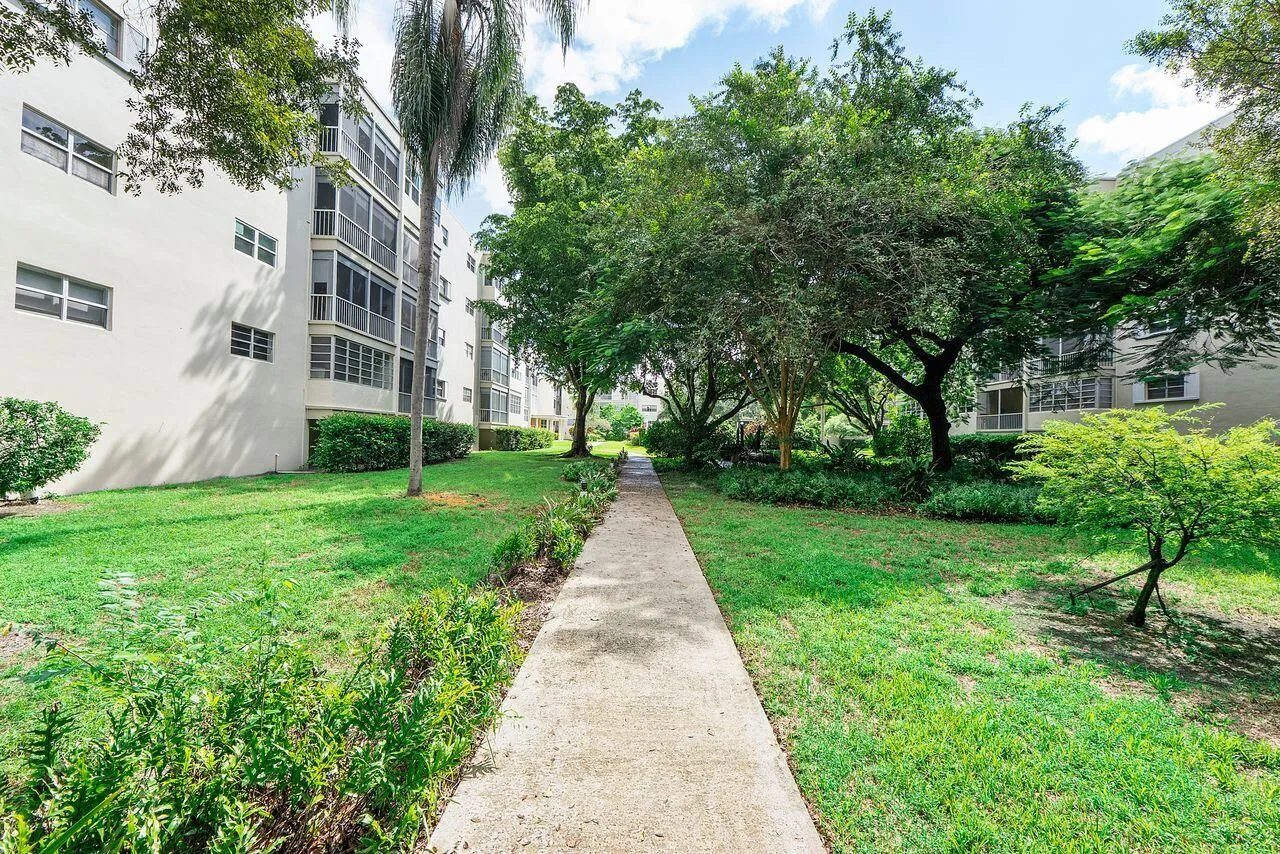 6731_Cypress_Rd_u205_041