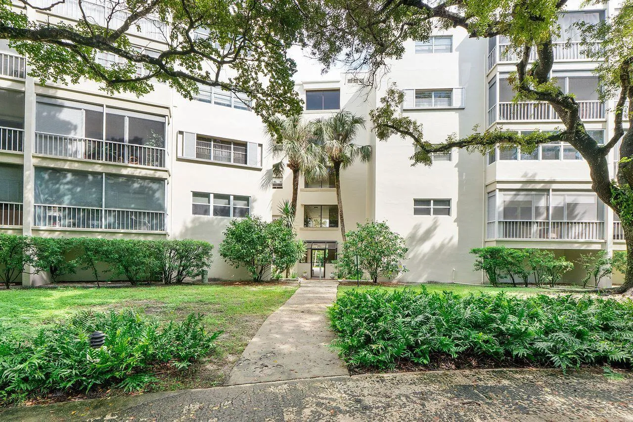 6731_Cypress_Rd_u205_039