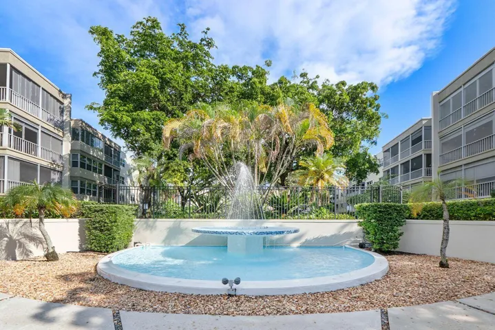 6731_Cypress_Rd_u205_001