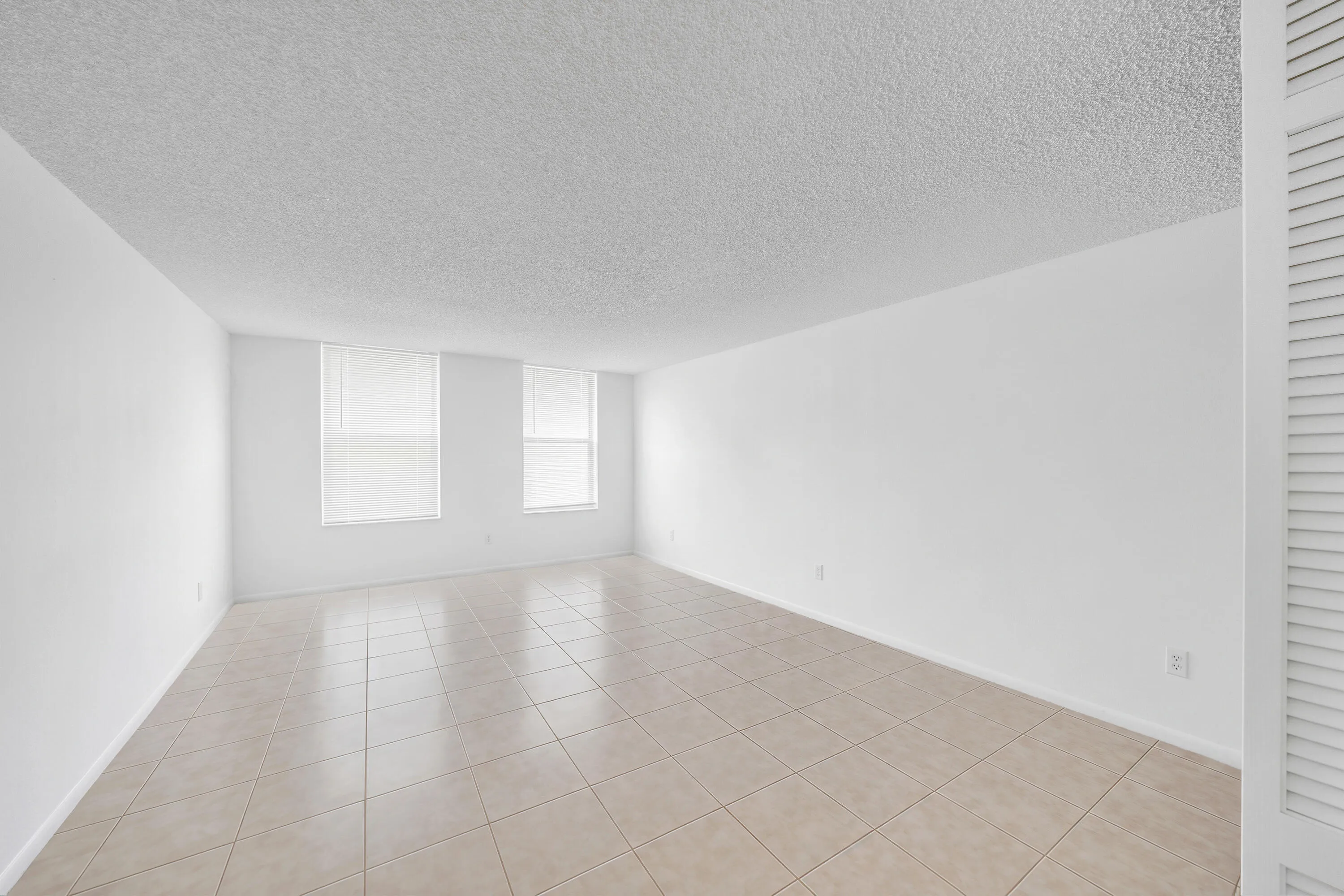 12 Guest Bedroom