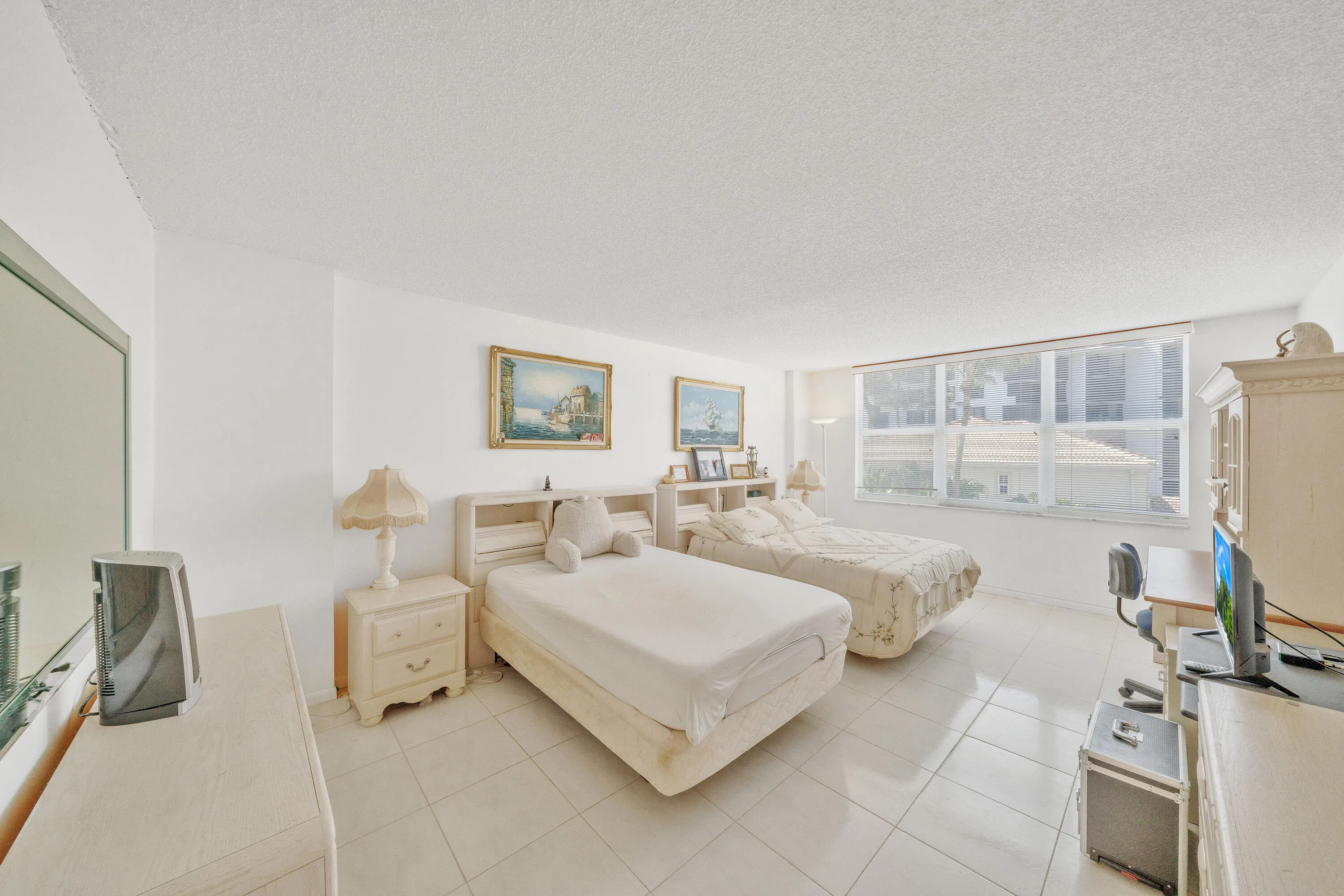 13 Primary Bedroom​​‌​​​​‌​​‌‌​‌‌​​​‌‌​‌​‌​‌​​​‌​​ (1)