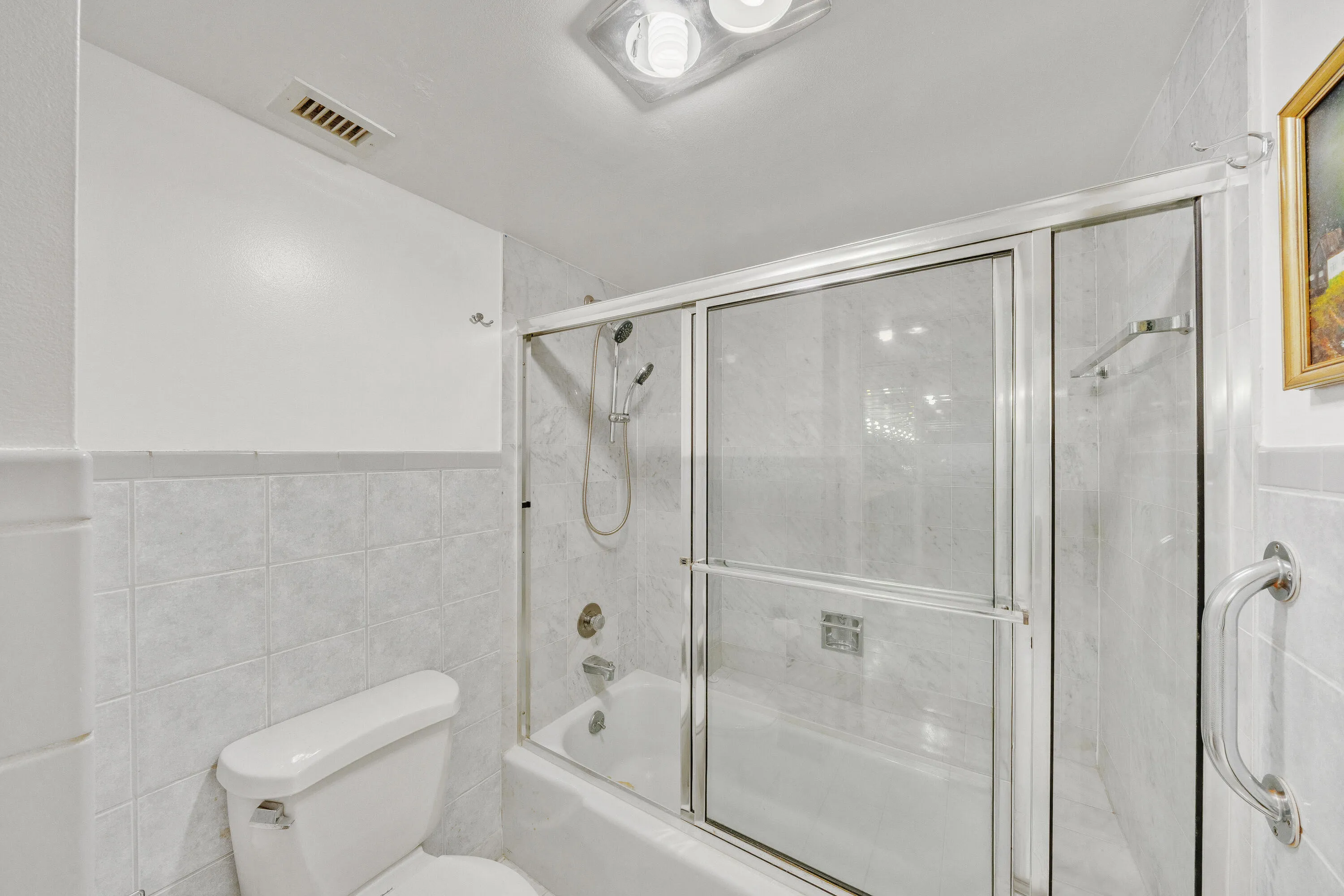 14 Primary Bathroom (3)