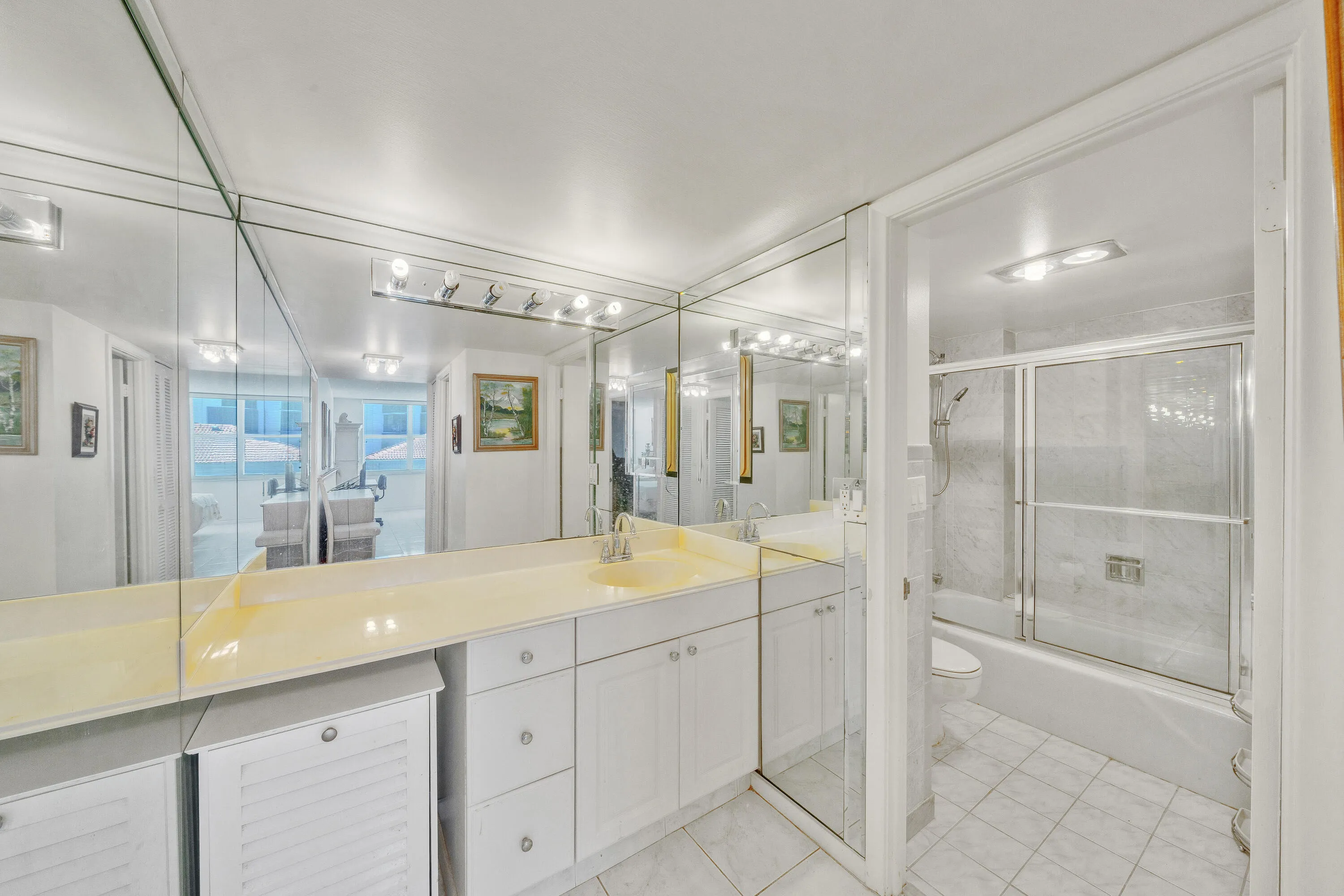 14 Primary Bathroom (2)