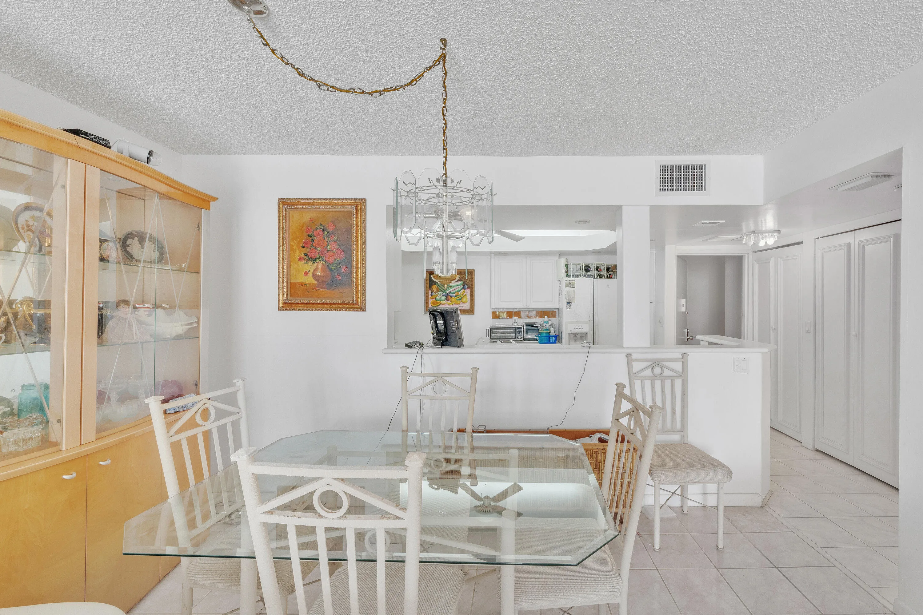 9 Dining Area