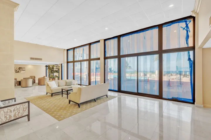 21 Lobby (2)