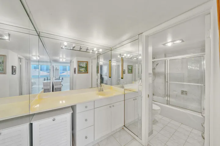 14 Primary Bathroom (2)