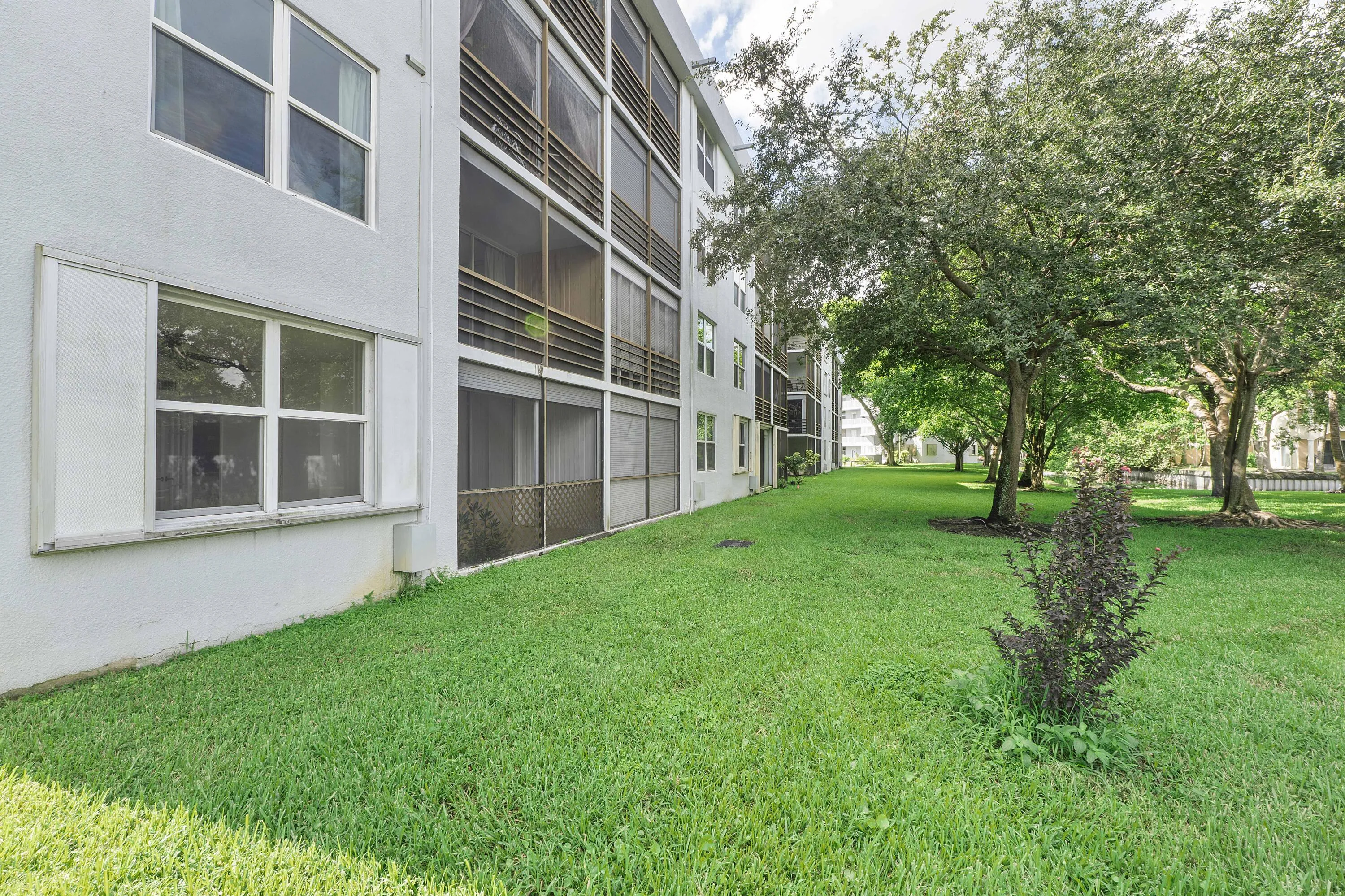 113 Royal Park Dr 1H_019