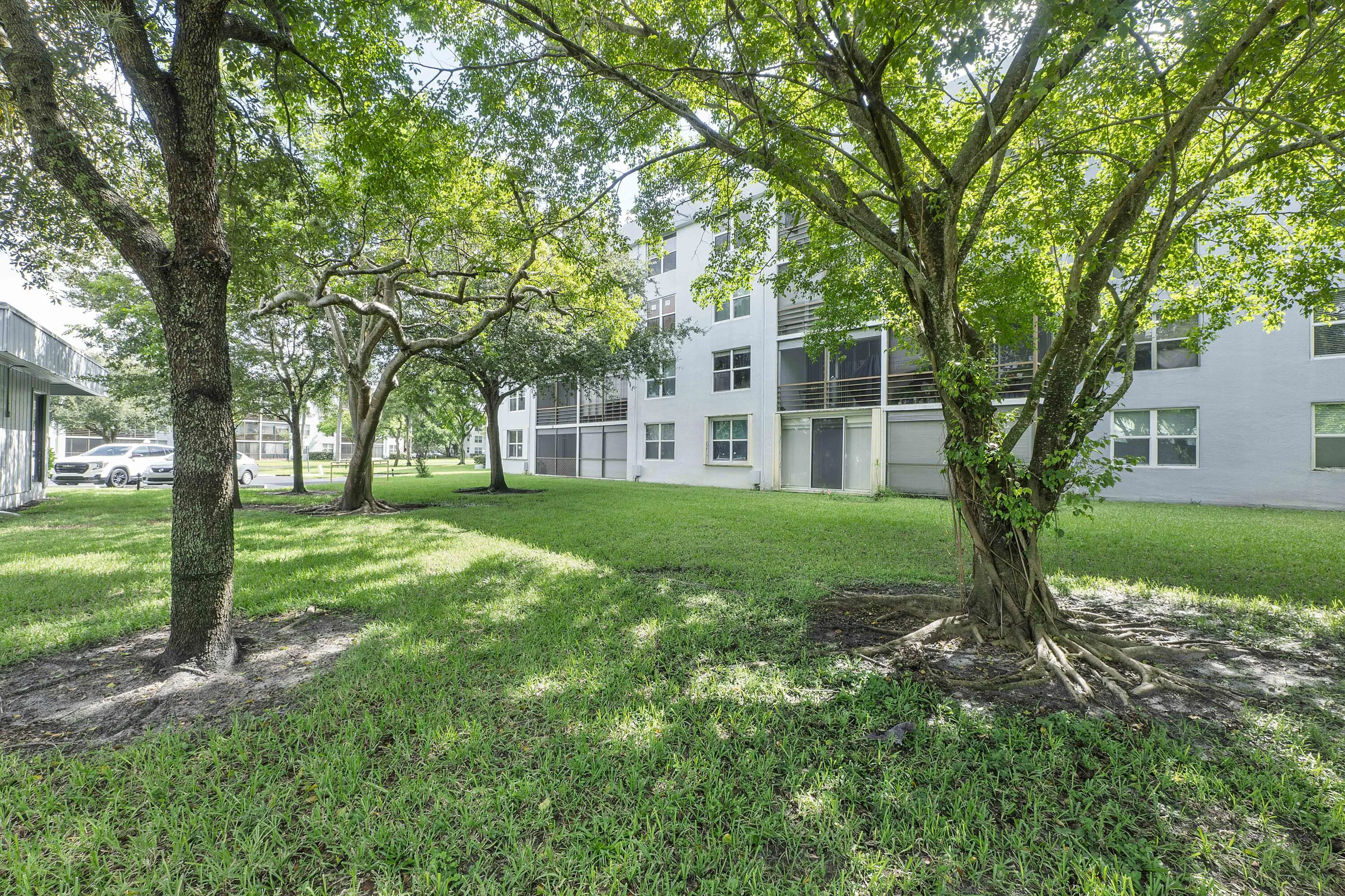 113 Royal Park Dr 1H_021