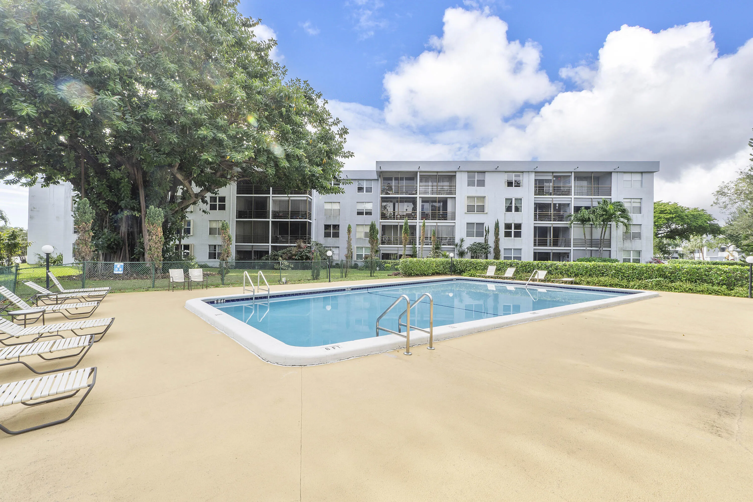 104 Royal Park Dr 4B_002