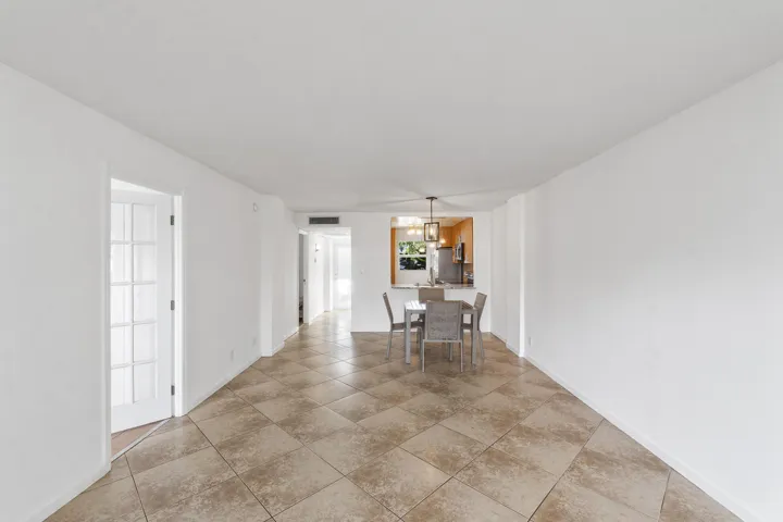 113 Royal Park Dr 1H_016