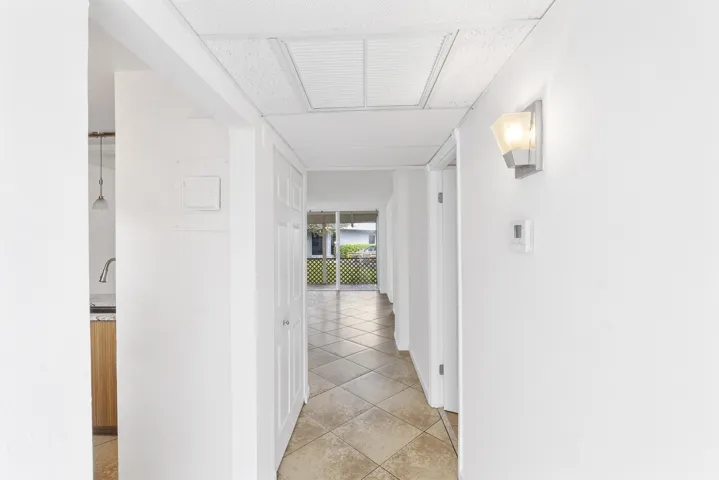 113 Royal Park Dr 1H_009