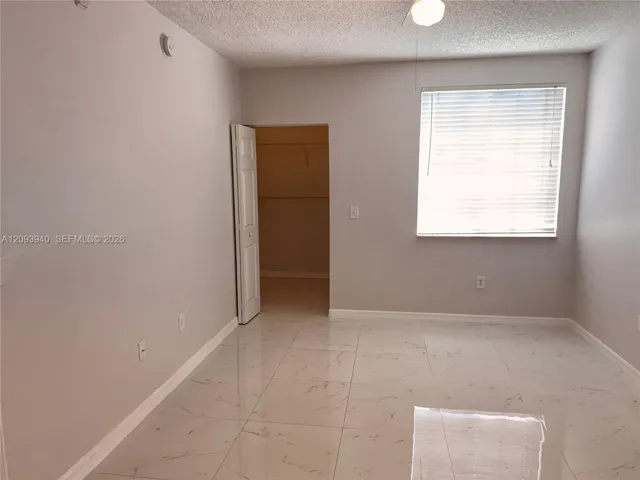 Master Bedroom Walking Closet