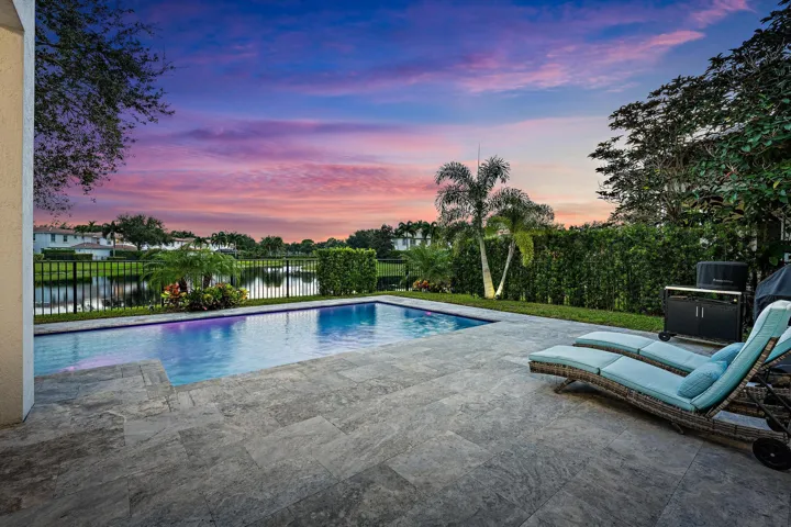 Pool & Lake