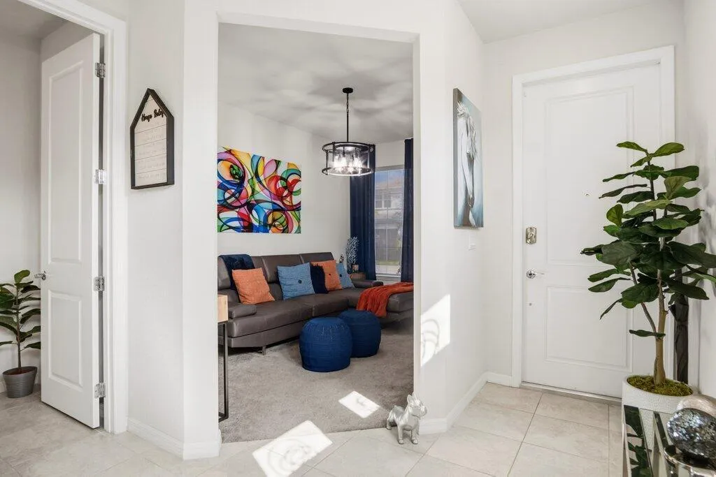 Foyer.jpg-SMALL