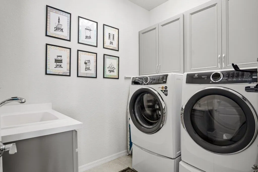 Laundry.jpg-SMALL