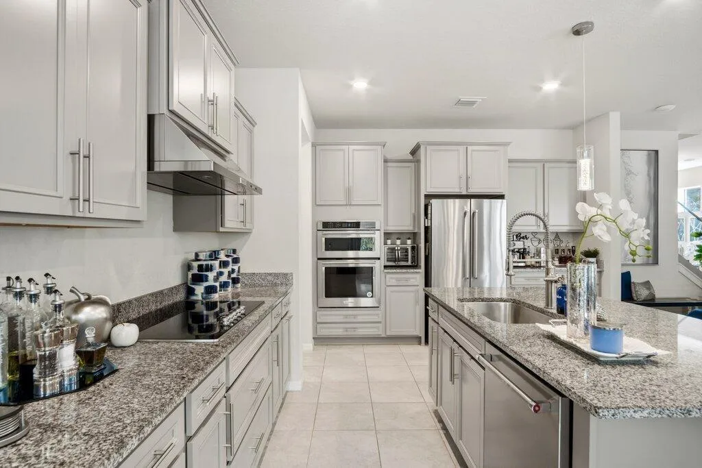Kitchen R.jpg-SMALL