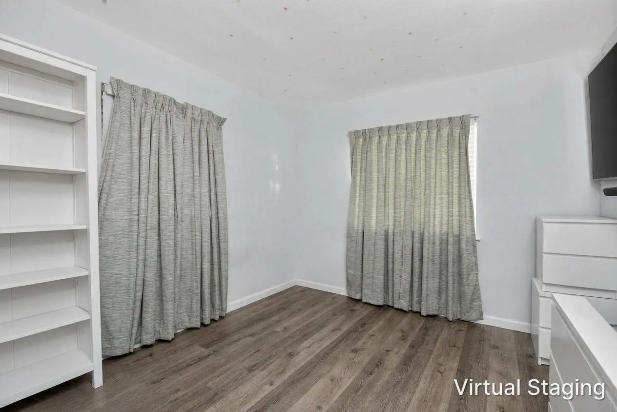 Owner suite-virtual staging empty room