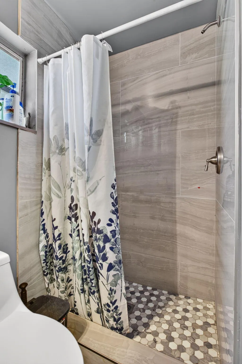 Guest suite shower