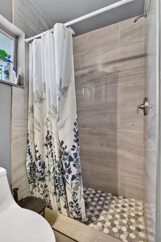 Guest suite shower
