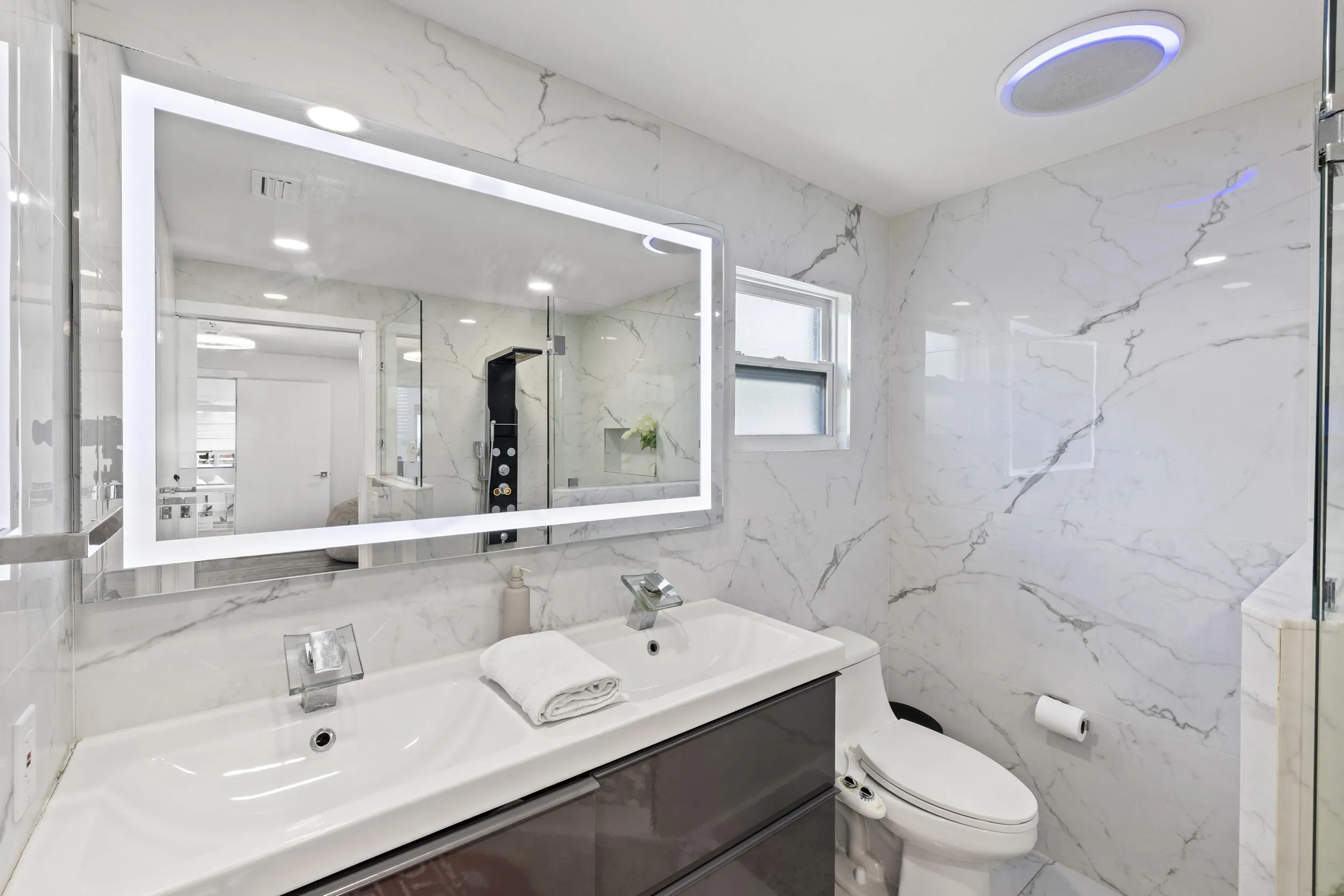 luxury mirror double sinks