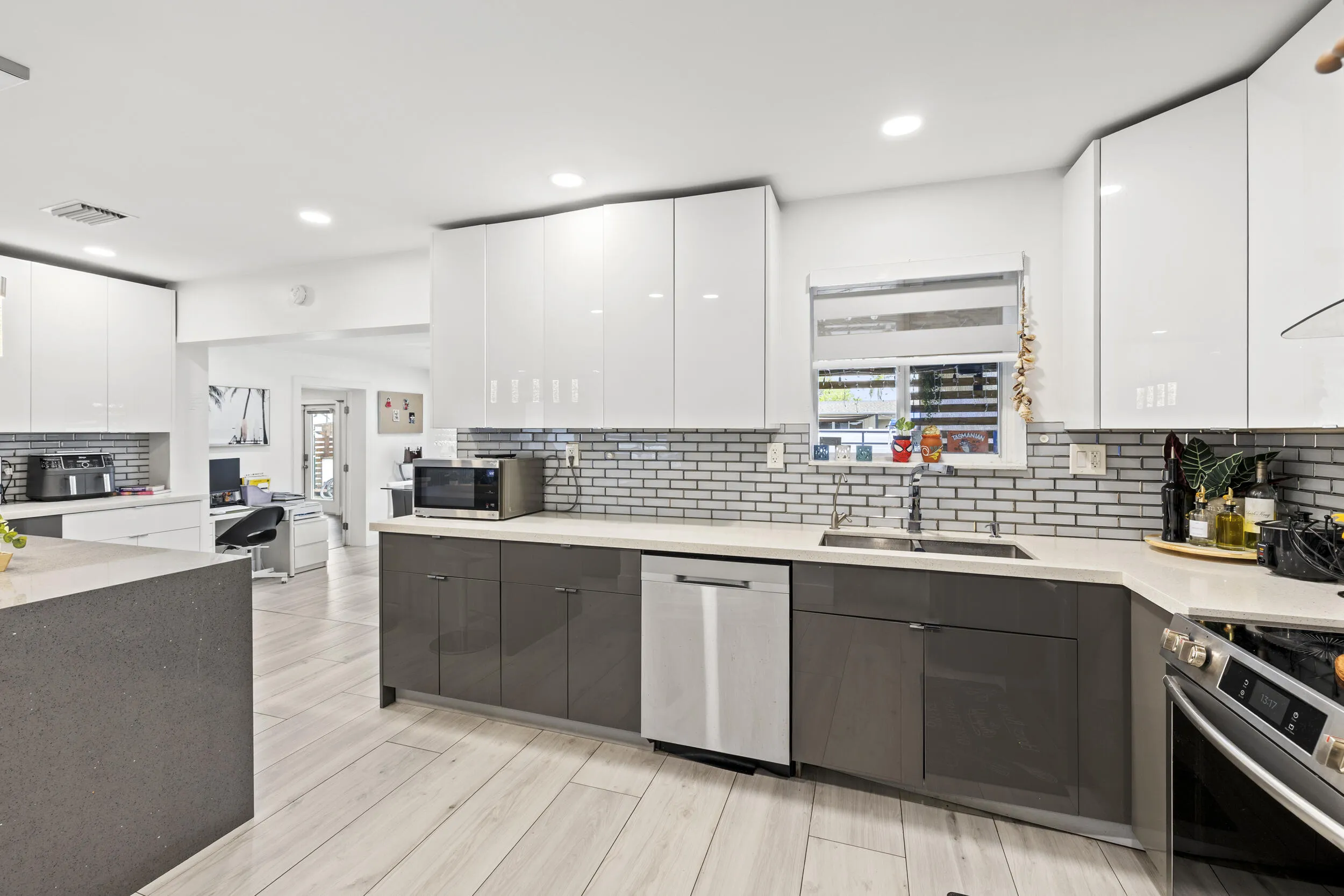 tons of counter top space