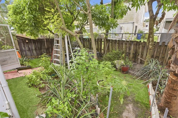 Photo 30