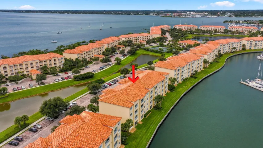 Welcome to Harbour Isle West on South Hutchinson Island.