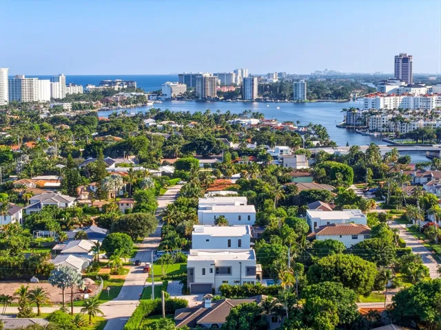399 NE Spanish Ct Boca Raton FL 06