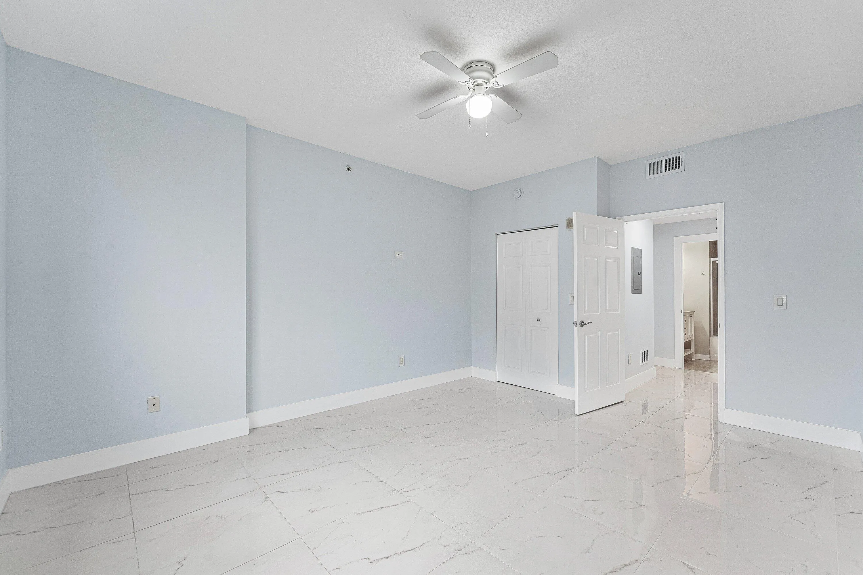 021-233SouthFederalHighway-605-BocaRaton