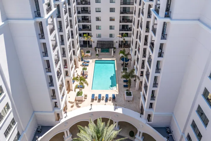 034-233SouthFederalHighway-605-BocaRaton
