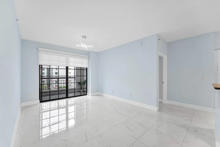 003-233SouthFederalHighway-605-BocaRaton