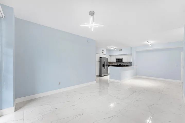005-233SouthFederalHighway-605-BocaRaton