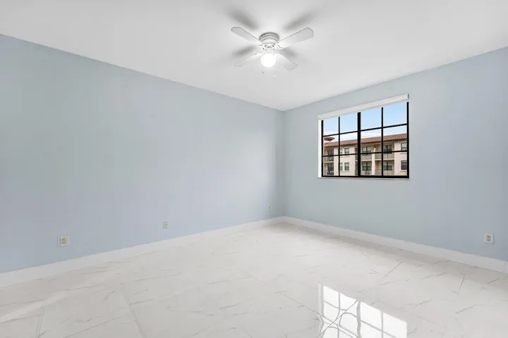 020-233SouthFederalHighway-605-BocaRaton