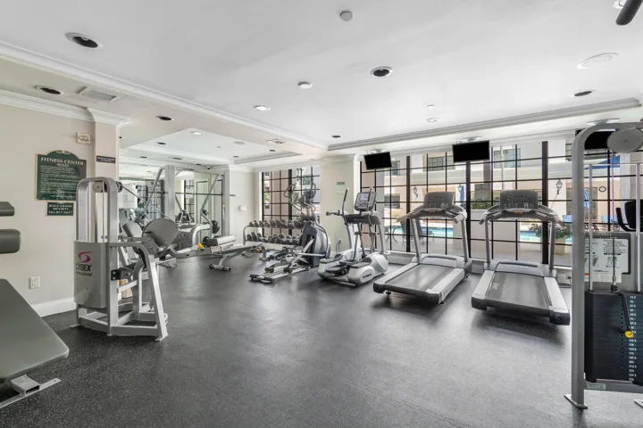 035-233SouthFederalHighway-605-BocaRaton