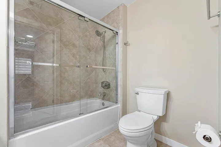 017-233SouthFederalHighway-605-BocaRaton