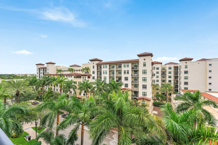 025-233SouthFederalHighway-605-BocaRaton
